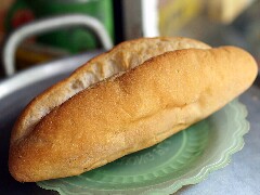 ベトナムのフランスパンは何故こんなに美味いんだろう？