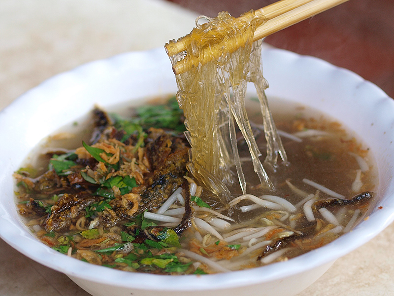 ミエン・ルオン　Mien Luon　（田ウナギの春雨スープ麺）