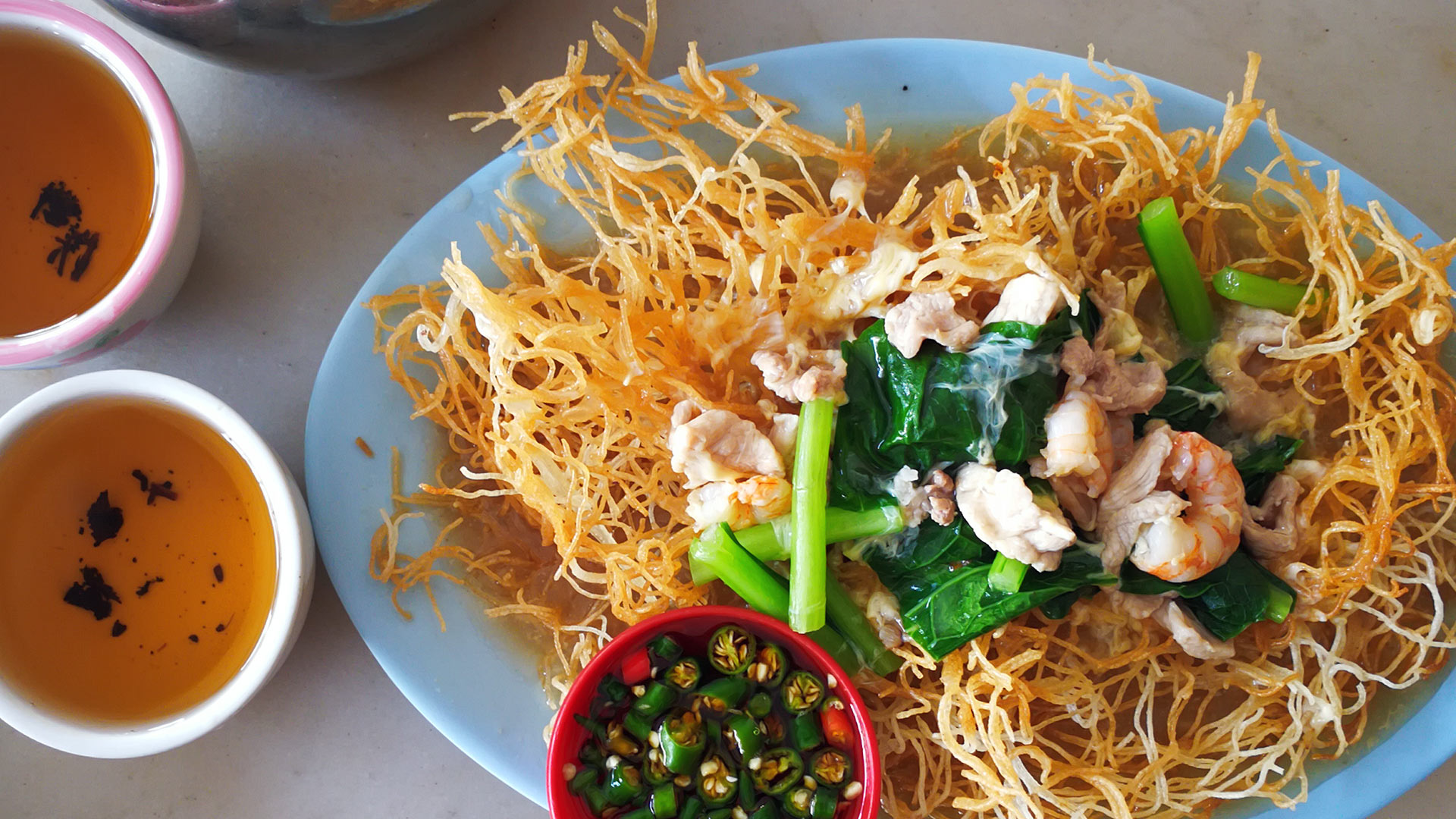 ヒョンタイミーフン 【香底米粉】 Heong Tai Mee Hoon / Hong Kong Crispy Noodles with Pork and Prawn