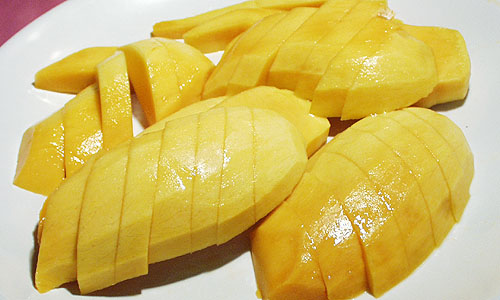 （英：Mango）　マレー語：マンガ（Mangga）