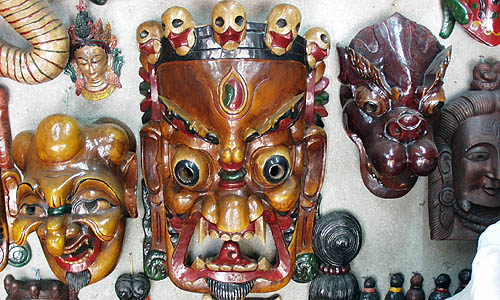 ネパールの民芸調マスク