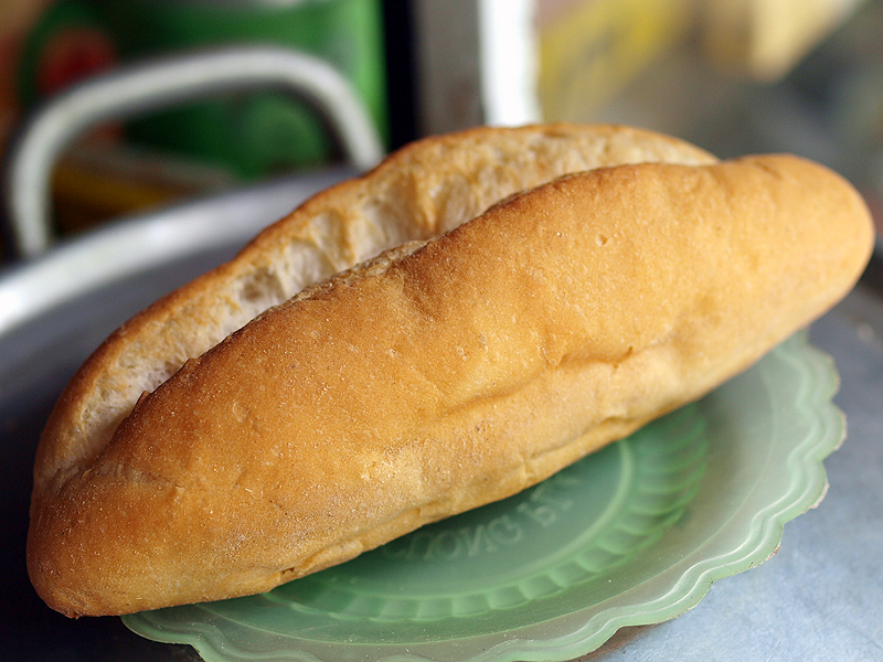 ベトナムのフランスパンは何故こんなに美味いんだろう