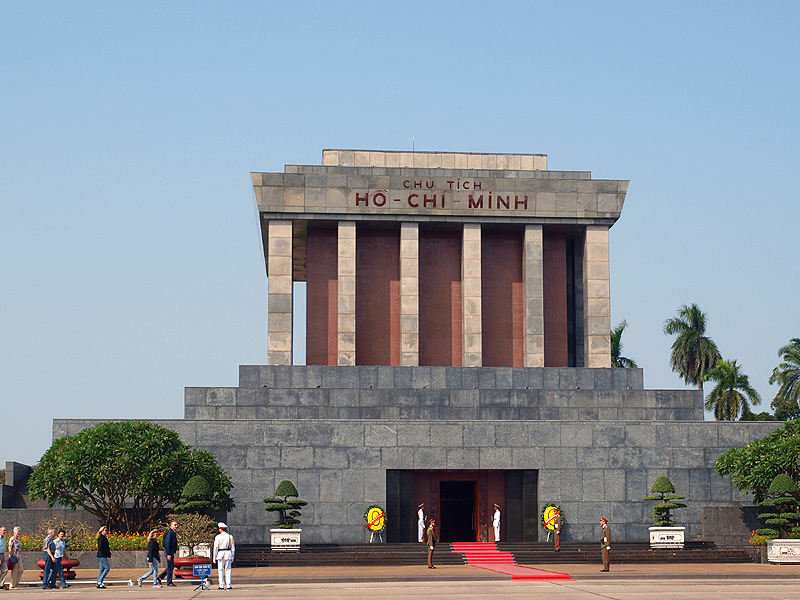 ホー・チ・ミン廟　Chu Tich Ho-Chi-Minh